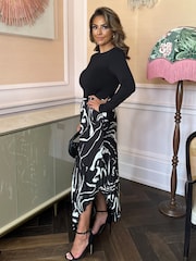 AX Paris Abstract Stripe Print 2 in 1 Long Sleeve Pleated Skirt Black Midi Dress - Image 4 of 4