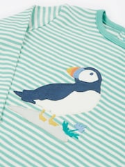 Conjunto unisex de top y mallas de color verde de Frugi - Imagen 3 de 4