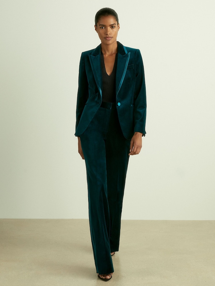 petite dress suits ladies Petite Women's Suits: Styling Tips for Petite Women