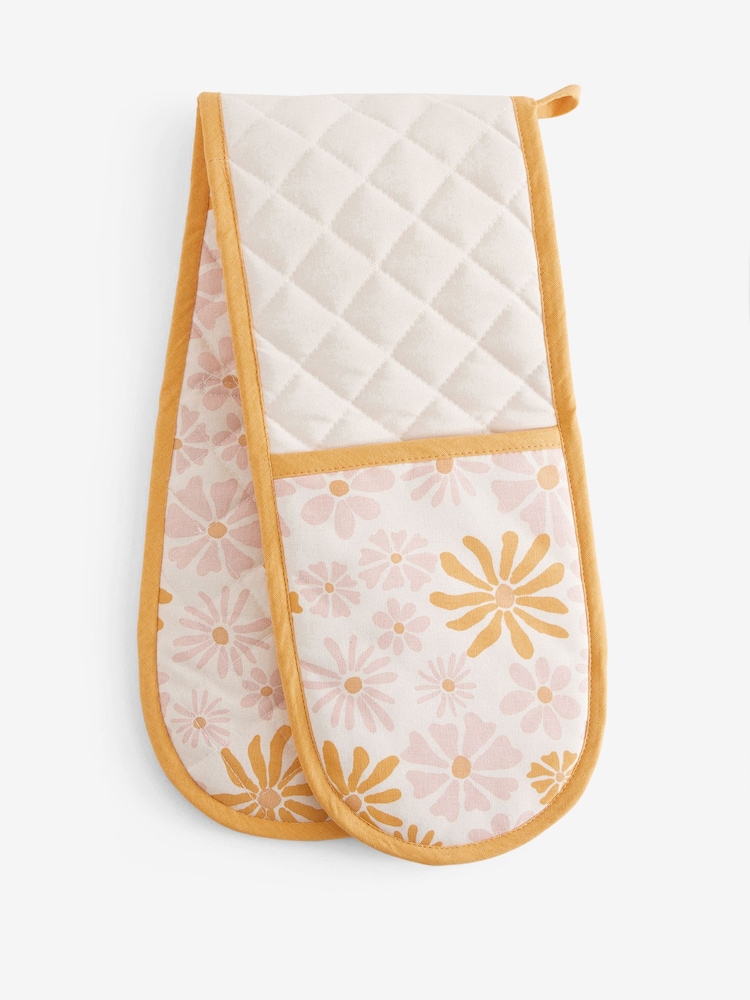 Pink Gracie Floral Oven Gloves - Image 4 of 4 Pink Gracie Floral Oven Gloves - Image 4 of 4