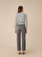 Ro&Zo Black Mono Floral Print Keyhole Front Blouse - Image 4 of 5