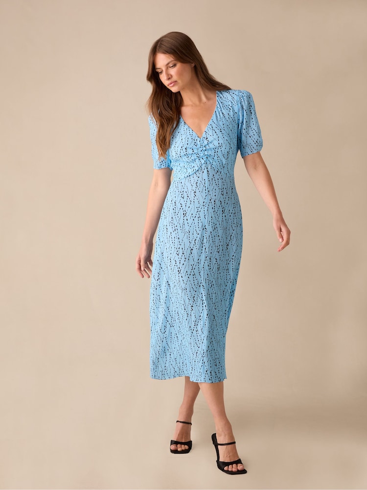 Ro&Zo Blue Petite Ro&Zo Blue Dash Print Ruched Front Midi Dress - Image 2 of 4