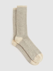 Soft Grey/Ecru - Reiss Alby Wool-Cashmere Blend Ribbed Socks - Imagen 1 de 3