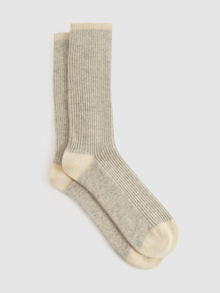 Soft Grey/Ecru - Reiss Alby Wool-Cashmere Blend Ribbed Socks - Imagen 1 de 3
