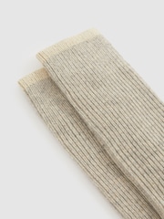 Soft Grey/Ecru - Reiss Alby Wool-Cashmere Blend Ribbed Socks - Imagen 2 de 3