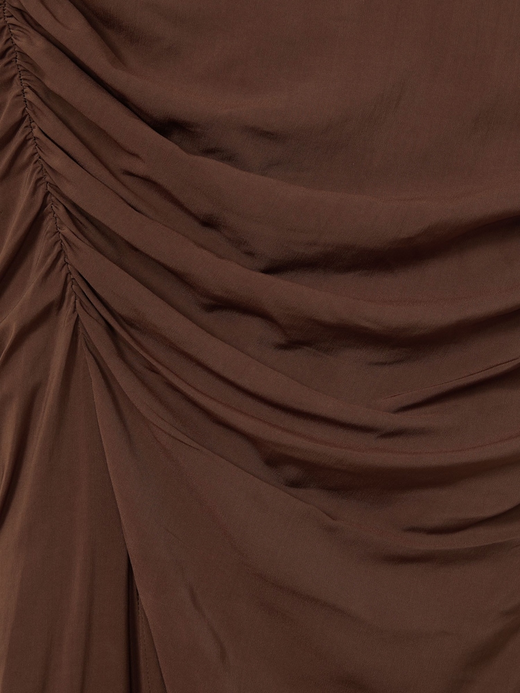 Reiss Chocolate Lisa Ruched Front Split Midi Skirt - Image 6 of 6