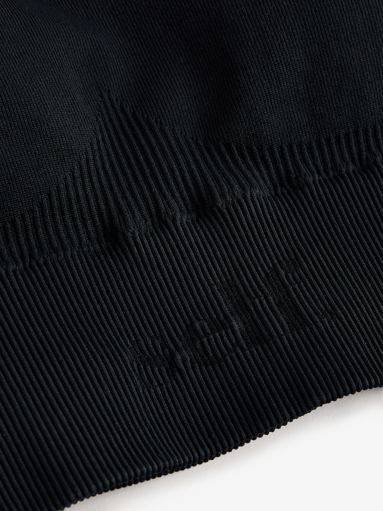 Zwart - self. Seamfree Sports Crop Top - Image 6 of 7