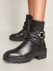 Botas moteras planas estilo casual con forro de piel sintética de Lipsy - Imagen 2 de 4