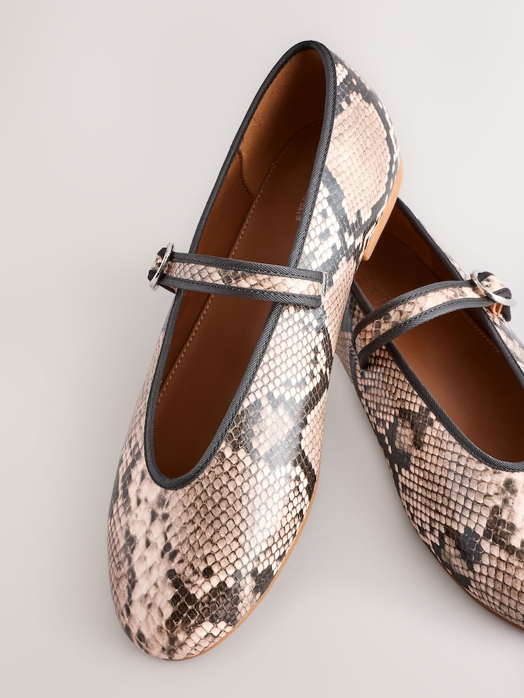Snake Standard Fit Forever Comfort® Round Toe Mary Jane Shoes - Image 7 of 10