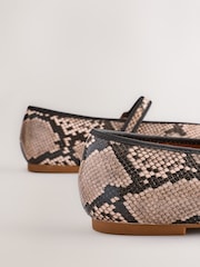 Snake Standard Fit Forever Comfort® Round Toe Mary Jane Shoes - Image 8 of 10