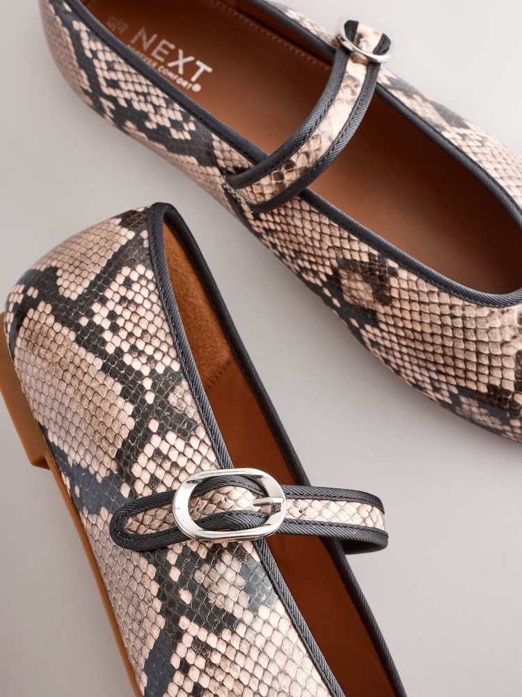 Snake Standard Fit Forever Comfort® Round Toe Mary Jane Shoes - Image 9 of 10