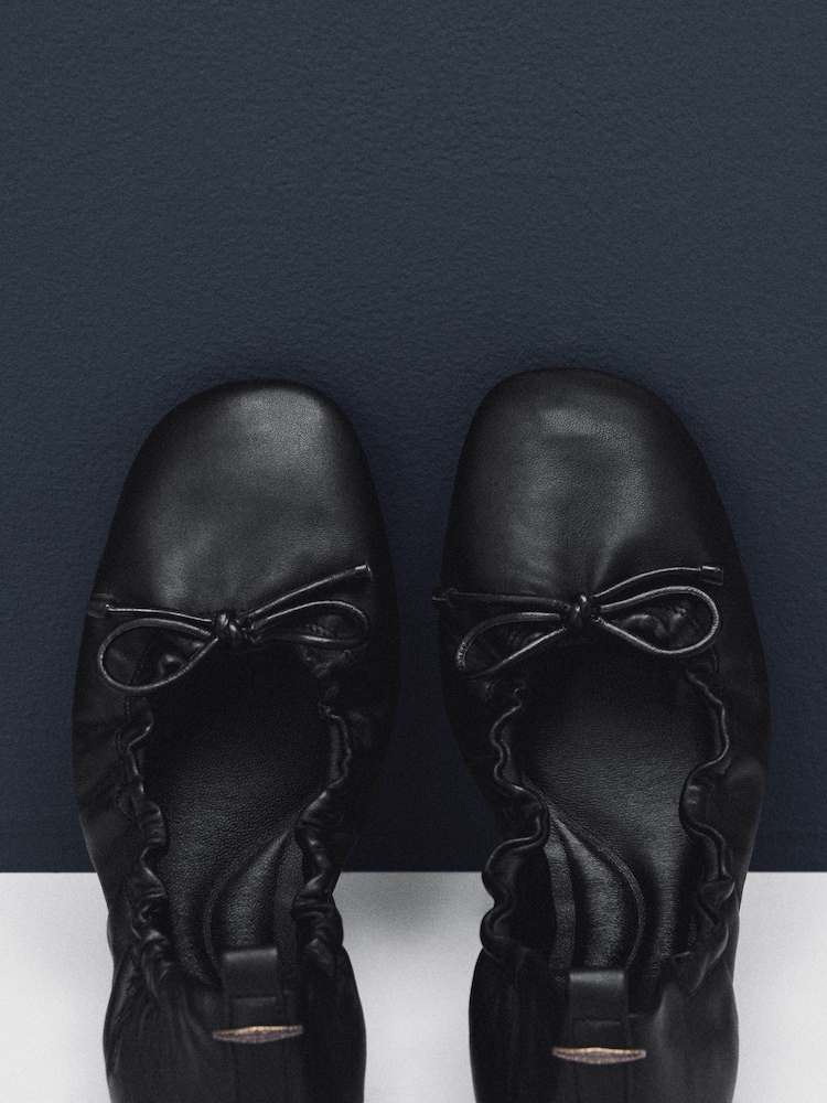Black Standard Fit Forever Comfort® Premium Leather With Motionflex Ruched Bow Ballerinas - Image 7 of 9