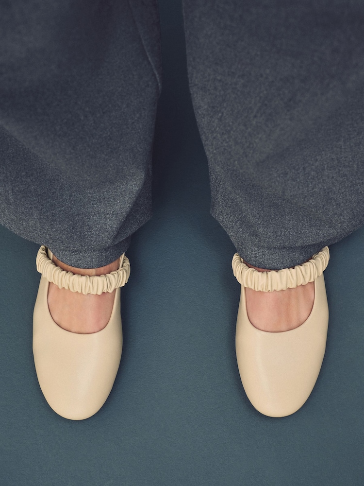 Bone Standard Fit Forever Comfort® Premium Leather With Motionflex Ruched Mary Jane Shoes - Image 4 of 13