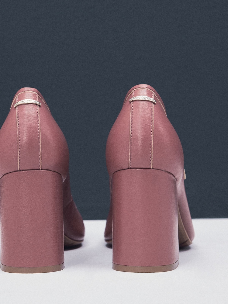 Rose rožnata - Forever Comfort® Premium Leather With Motionflex Square Toe Block Čevlji z visoko peto Mary Jane čevlji - Slika 7 iz 7 Rose rožnata - Forever Comfort® Premium Leather With Motionflex Square Toe Block Čevlji z visoko peto Mary Jane čevlji - Slika 7 iz 7