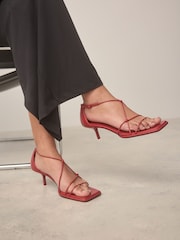 Rojo - Forever Comfort® Square Toe Strappy Sandals - Imagen 1 de 11