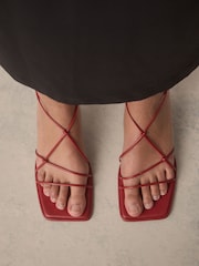 Rojo - Forever Comfort® Square Toe Strappy Sandals - Imagen 3 de 11