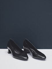 Black Standard/Wide Fit Forever Comfort® Leather Court Shoes - Image 9 of 12
