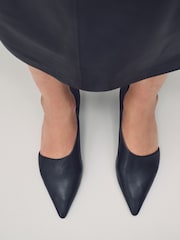 Black Standard Fit Forever Comfort® Premium Leather With Motionflex Point Toe Heel Shoes - Image 5 of 12