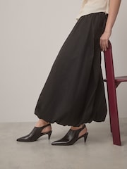 بني - Forever Comfort® Point Toe Sling Back High Cut Heels - صورة 2 من 10