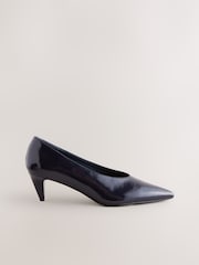 Mornarsko modra lakasta - Forever Comfort® Point Toe Peg Kitten čevlji z visoko peto - Slika 5 iz 8
