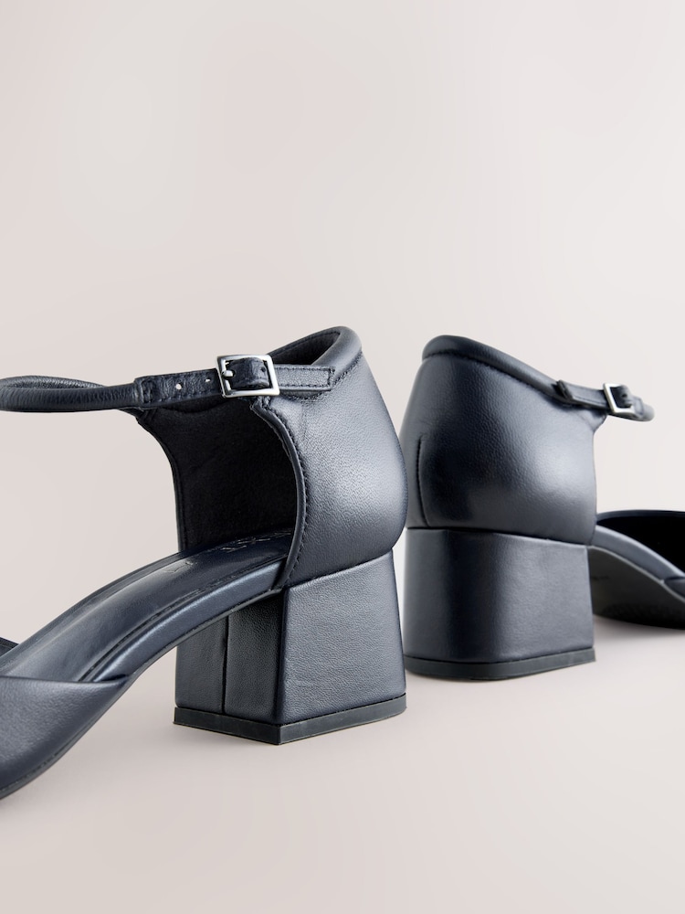 Mornarica - Forever Comfort® Leather Round Toe Block čevlji z visoko peto - Slika 9 iz 9 Mornarica - Forever Comfort® Leather Round Toe Block čevlji z visoko peto - Slika 9 iz 9