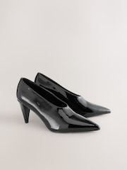 Preto - Forever Comfort® Patent Point Toe High Cut Cone Heel Courts - Imagem 6 de 11