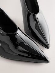 Preto - Forever Comfort® Patent Point Toe High Cut Cone Heel Courts - Imagem 8 de 11