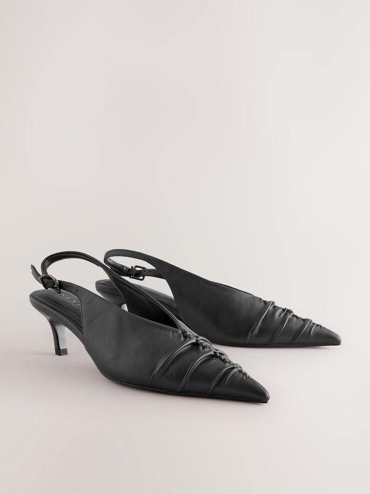 Preto - Forever Comfort® Point Toe Ruched Slingback Heels - Imagem 1 de 1