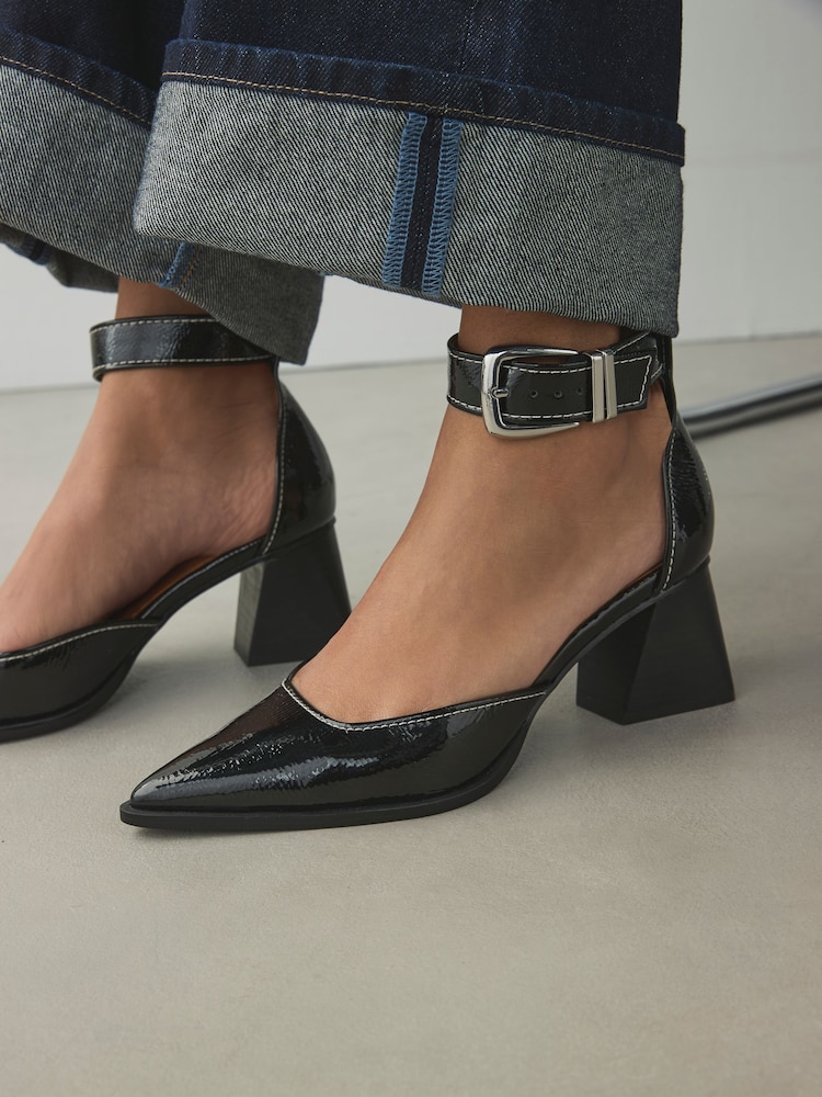 Negro - Forever Comfort® Point Toe Buckle Hardware Detail Block Heels - Imagen 2 de 3 Negro - Forever Comfort® Point Toe Buckle Hardware Detail Block Heels - Imagen 2 de 3