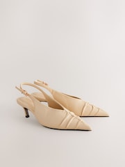 Buttermilk rumena - Forever Comfort® Point Toe Ruched Slingback Slingback Čevlji z visoko peto - Slika 6 iz 11