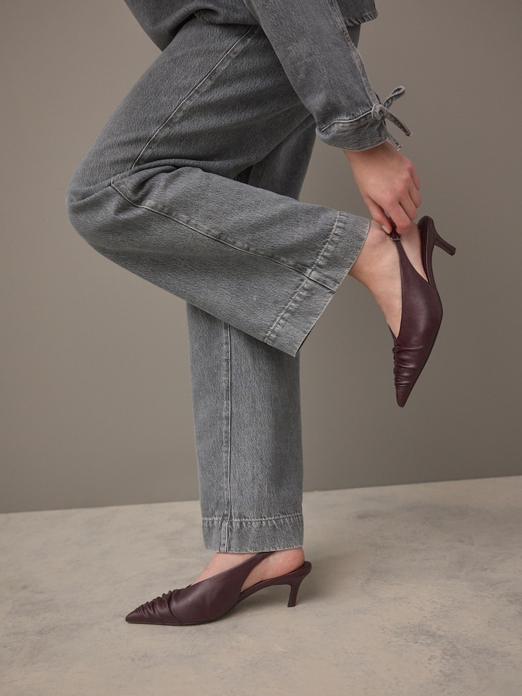 Burgundsko rdeča - Forever Comfort® Point Toe Ruched Slingback Slingback Čevlji z visoko peto - Slika 1 iz 10 Burgundsko rdeča - Forever Comfort® Point Toe Ruched Slingback Slingback Čevlji z visoko peto - Slika 1 iz 10