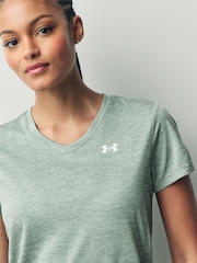 Verde - Camiseta técnica con cuello de pico de Under Armour - Imagen 4 de 5