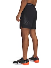 Черный - Шорты с принтом Under Armour Vanish - Изображение 2 из 5