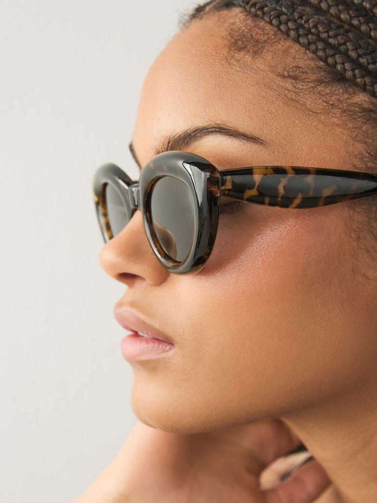 Tortoiseshell Brown Oval Sunglasses - Image 2 of 6