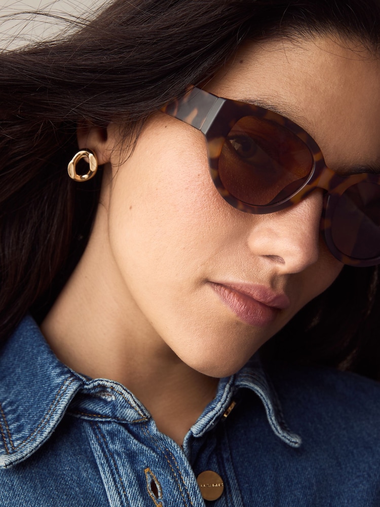 Tortoiseshell Brown Oval Sunglasses - Image 2 of 6