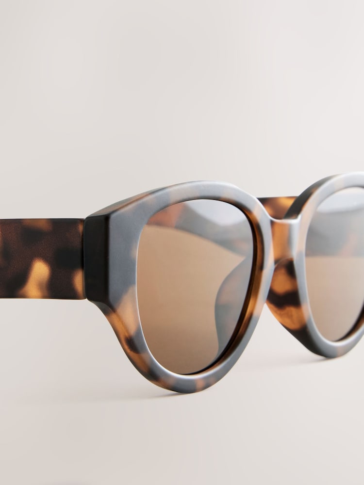 Tortoiseshell Brown Oval Sunglasses - Image 5 of 6