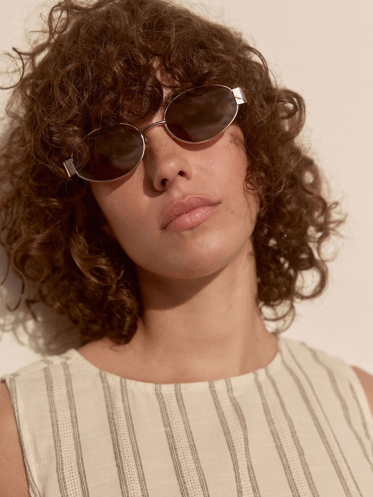 Gold Tone Oval Sunglasses - Image 2 of 7 Gold Tone Oval Sunglasses - Image 2 of 7
