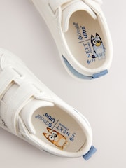 Weiß - Bluey – Turnschuhe mit zwei Klettriemen in normaler Passform (F) - Image 6 of 8
