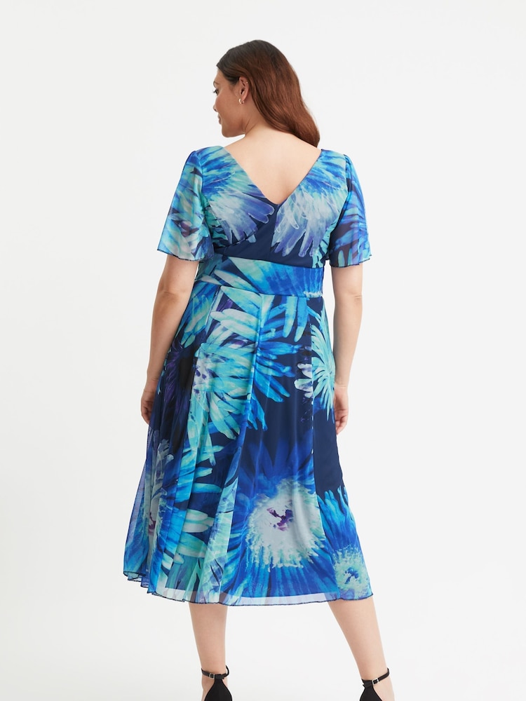 Blau - Scarlett & Jo Victoria Langes Midikleid aus Netzstoff mit Flügelärmeln - Bild 4 von 4 Blau - Scarlett & Jo Victoria Langes Midikleid aus Netzstoff mit Flügelärmeln - Bild 4 von 4