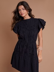 Another Sunday Schwarzes Kleid mit Rüschenärmeln und Lochstickerei aus 100% Baumwollmischung - Bild 2 von 3