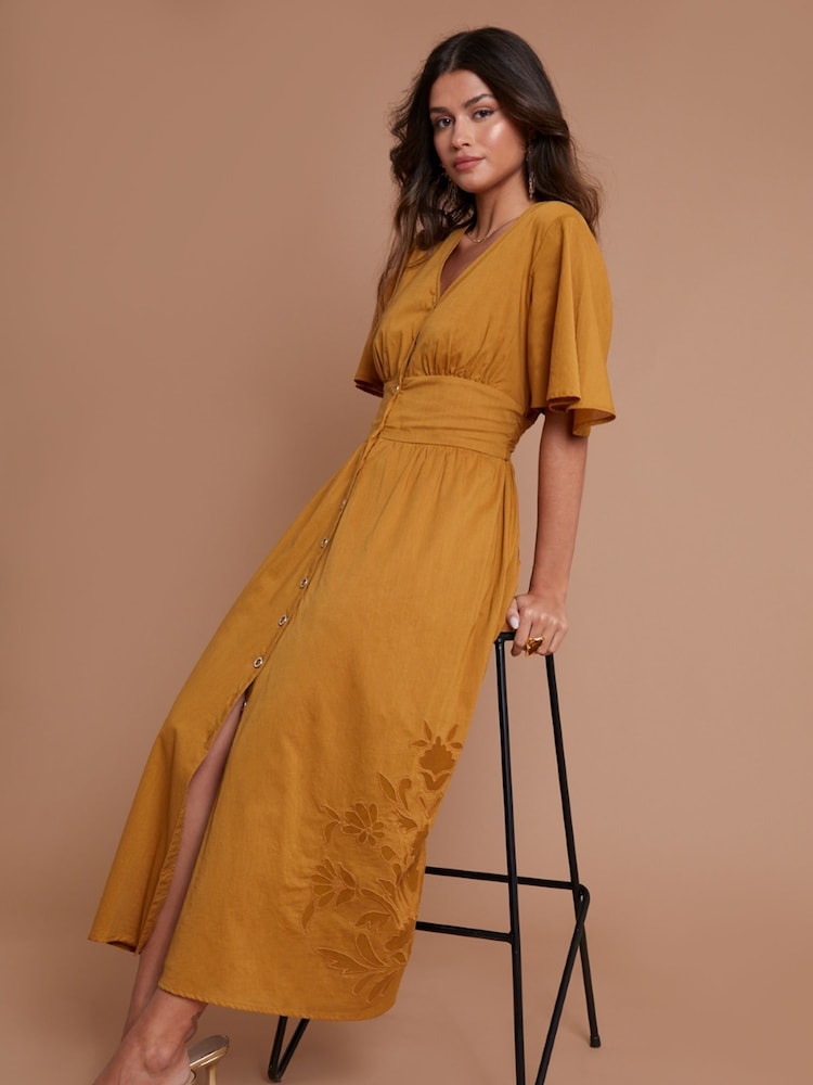 Another Sunday – Midikleid mit goldenen ausgestellten Ärmeln und Knopfleiste aus 100 % Baumwolle mit Stickerei - Bild 1 von 2