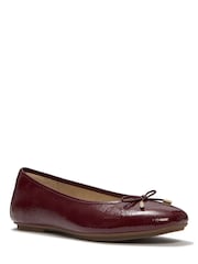 FitFlop Red Delicato Bow Textured Patent Leather Ballet Flats - Image 3 of 5