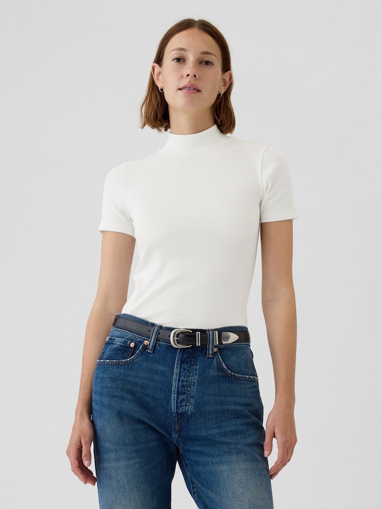 Weiß - Gap Modernes, geripptes T-Shirt aus Baumwolle und Modal mit Rundhalsausschnitt und kurzen Ärmeln - Bild 1 von 5 Weiß - Gap Modernes, geripptes T-Shirt aus Baumwolle und Modal mit Rundhalsausschnitt und kurzen Ärmeln - Bild 1 von 5
