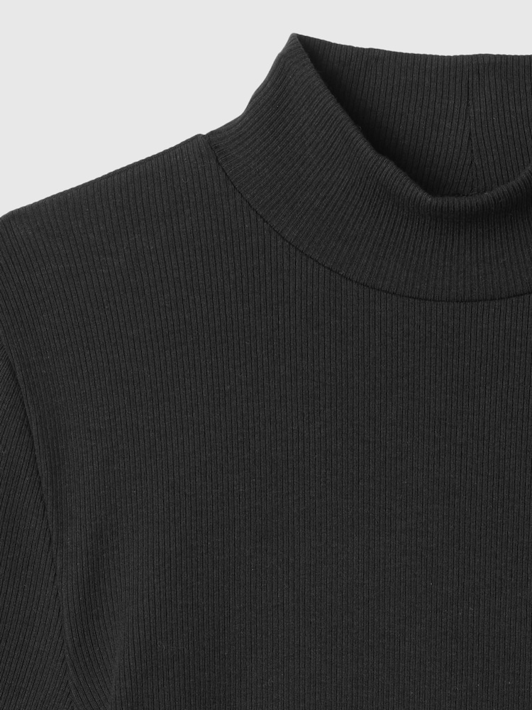 Schwarz - Gap Modernes, geripptes T-Shirt aus Baumwolle und Modal mit Rundhalsausschnitt und kurzen Ärmeln - Bild 5 von 5 Schwarz - Gap Modernes, geripptes T-Shirt aus Baumwolle und Modal mit Rundhalsausschnitt und kurzen Ärmeln - Bild 5 von 5