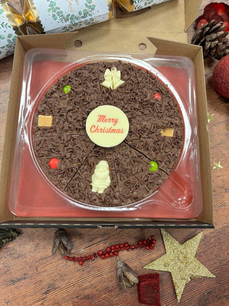 The Gourmet Chocolate Pizza Co Christmas 7 Inch Chocolate Pizza - Image 4 of 4