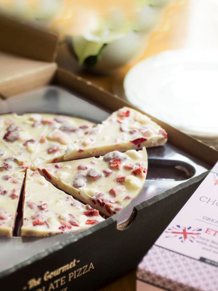 The Gourmet Chocolate Pizza Co Eton Mess 7Inch Chocolate Pizza - Image 3 of 3