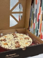The Gourmet Chocolate Pizza Co Crunchy Munchy 7 Inch Chocolate Pizza - Image 3 of 4