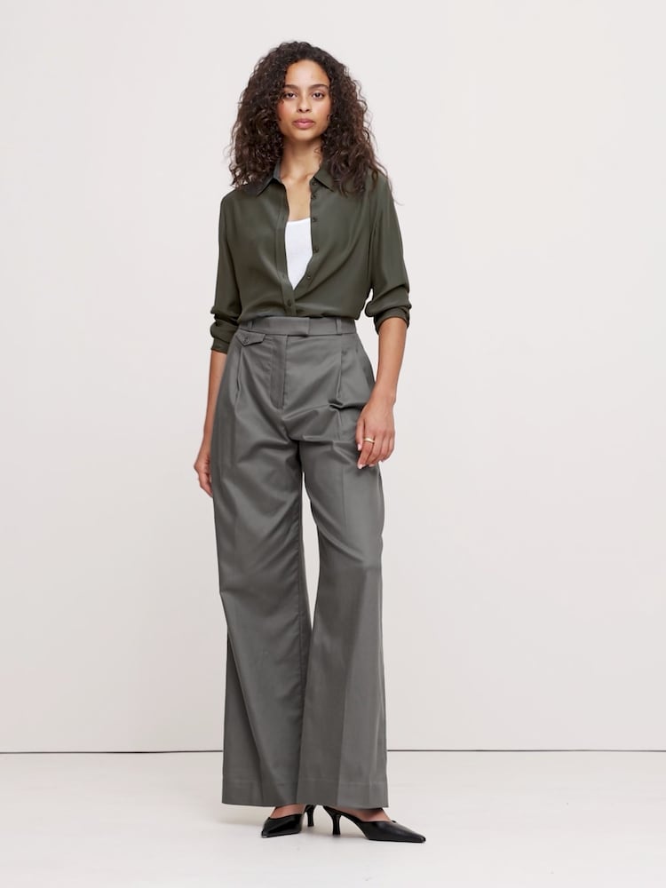 Banana Republic Green The Perfect Silk Shirt - Image 1 of 5