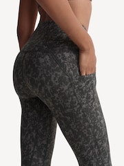 Varley Obsidian Drew Move Pocket High 25" Leggings - Image 6 of 7