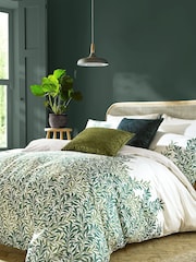 William Morris At Home Forest Tapestry Eggshell 1L Paint - Image 1 of 5